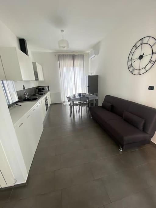 Nice House Luminoso Con Terrazzo Γκαλλαράτε Εξωτερικό φωτογραφία